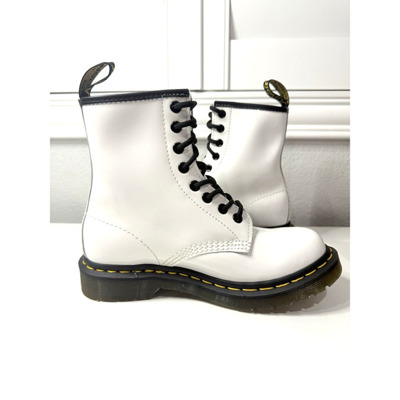Dr. Martens 1460 Women’s White Patent Leather‎ 8-Eye Boots Size 6 US - Picture 5 of 9